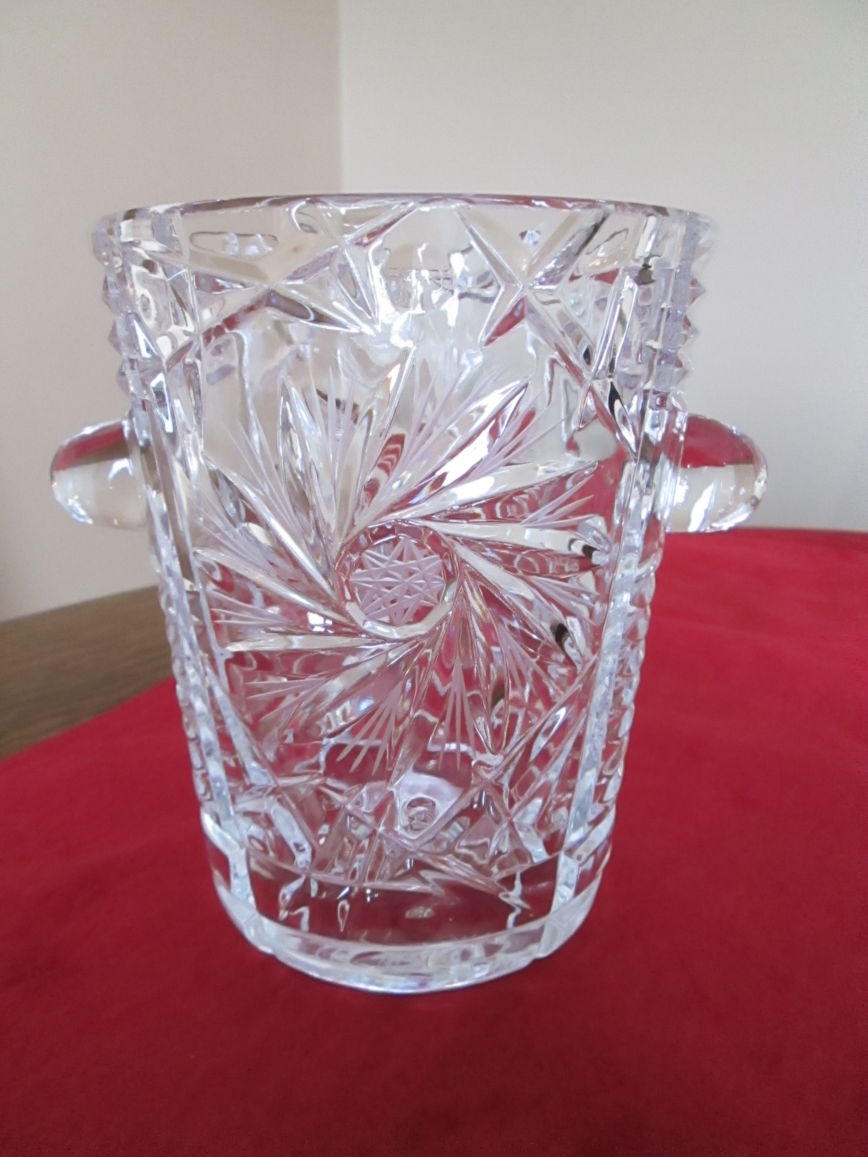 » Pinwheel Cut Ice Bucket Granny's Glasses
